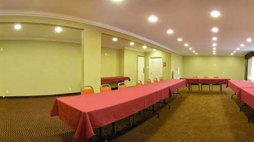 Econo Inn&suites Hotel 2*